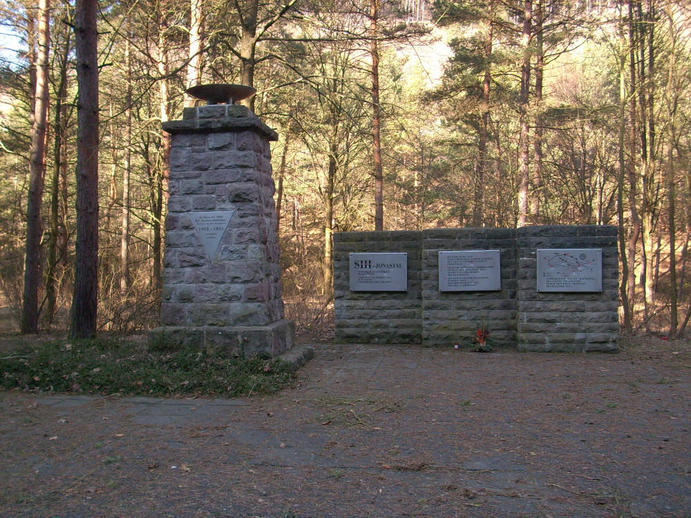 Denkmal im Tal